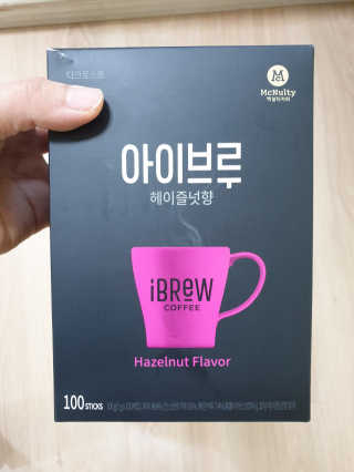 한국맥널티 아이브루 헤이즐넛향 100T — 5점을 준 리뷰어가 2019년 10월 올린 사용 사진