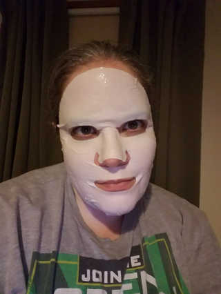 아이뽀 모든 피부 타입을위한 AIPPO Expert Hydrating Mask — 3.83점을 준 리뷰어가 2018년 3월 올린 사용 사진