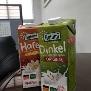 나투미 귀리 바닐라맛 1리터+ 나투미 스펠트밀 1리터 — 3.5점을 준 리뷰어가 2019년 5월 올린 사용 사진