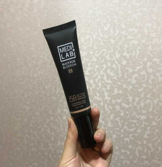 데이셀코스메틱 메디 랩 블랙로즈 블로썸 비비 50g — 3.5점을 준 리뷰어가 2017년 7월 올린 사용 사진