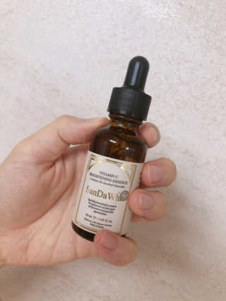 [스킨큐어] 산다화 비타민C 화이트닝 에센스 30ml — 5점을 준 리뷰어가 2019년 7월 올린 사용 사진