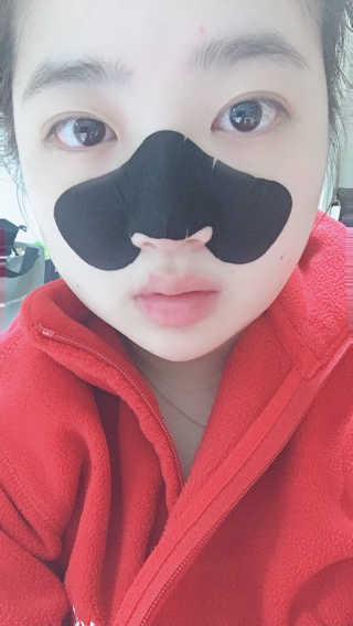 미팩토리 3단흑돼지코팩 1box + 황금돼지마스크팩 1ea — 5점을 준 리뷰어가 2019년 10월 올린 사용 사진