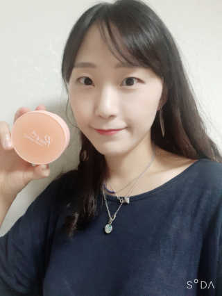 [블랙루즈] 피치 커버 벨벳 쿠션 2종 중 택1 — 5점을 준 리뷰어가 2019년 10월 올린 사용 사진