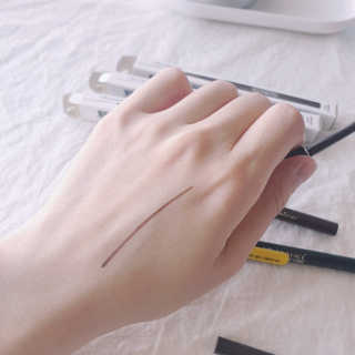 우드버리 1.5mm 스키니 젤 아이라이너 — 4.5점을 준 리뷰어가 2019년 5월 올린 사용 사진