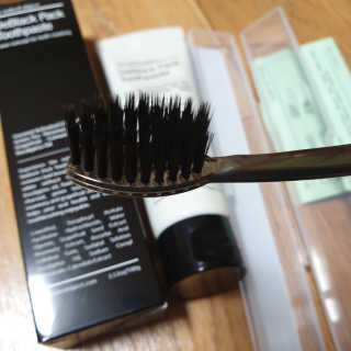 the naked object 디블랙팩치약 디블랙칫솔 세트 — 4점을 준 리뷰어가 2019년 12월 올린 사용 사진