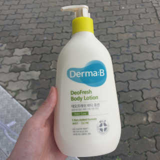 더마비 데오프레쉬 바디 로션 — 5점을 준 리뷰어가 2019년 7월 올린 사용 사진
