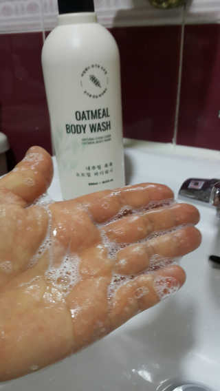 (주)에네스티 내추럴 촉촉  오트밀 바디워시 500ml — 5점을 준 리뷰어가 2020년 3월 올린 사용 사진