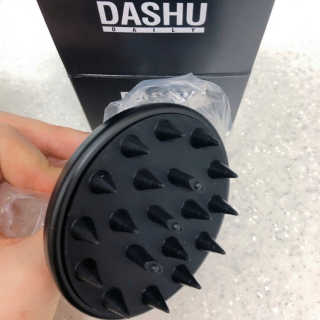 다슈코리아 다슈 단백질 한방 두피 골드 샴푸 500ml +샴푸브러쉬 — 3점을 준 리뷰어가 2019년 10월 올린 사용 사진
