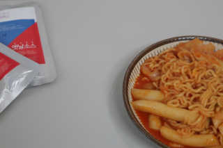 [홍코너떡볶이]옛날떡볶이 인기맛 4팩세트 — 5점을 준 리뷰어가 2019년 11월 올린 사용 사진