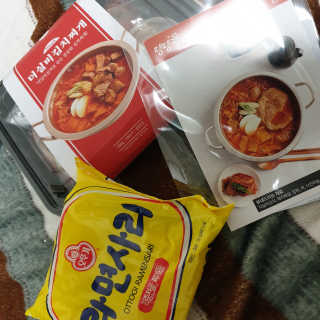 땡땡쿡 더실비김치찌개 2인분 710g 라면사리 포함 — 5점을 준 리뷰어가 2020년 2월 올린 사용 사진