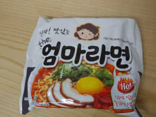 라면 그대로가 제일 맛있는 더엄마라면 — 5점을 준 리뷰어가 2019년 9월 올린 사용 사진