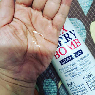 (주)에네스티 믹스베리 단백질 폭탄 샴푸 1000g — 5점을 준 리뷰어가 2019년 10월 올린 사용 사진