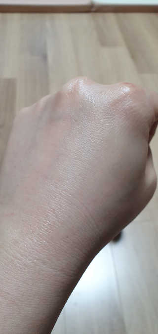 [스킨큐어] 산다화 비타민C 화이트닝 에센스 30ml — 4점을 준 리뷰어가 2020년 3월 올린 사용 사진