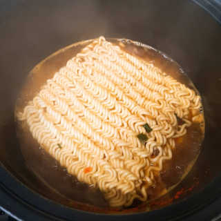 라면 그대로가 제일 맛있는 더엄마라면 — 4.5점을 준 리뷰어가 2019년 7월 올린 사용 사진