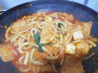 [홍코너떡볶이]옛날떡볶이 인기맛 4팩세트 — 5점을 준 리뷰어가 2019년 11월 올린 사용 사진