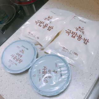 [풀무원] 사골곰탕국밥 황태해장국밥 — 4.67점을 준 리뷰어가 2018년 6월 올린 사용 사진
