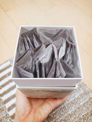 [하우투잇] 뤼에르 쿠르브 블랙 10ml x 30포 총 300ml — 5점을 준 리뷰어가 2020년 3월 올린 사용 사진