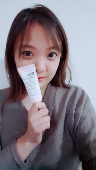 브로이코스메틱 아카시아 화이트닝 미백크림 — 4점을 준 리뷰어가 2018년 1월 올린 사용 사진