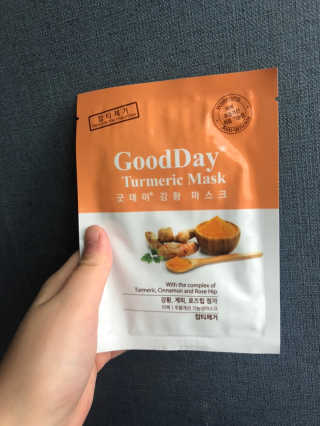 GoodDay Skincare GoodDay 강황 마스크 — 4점을 준 리뷰어가 2019년 5월 올린 사용 사진