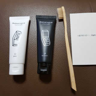 [모놀로그] 안심치약 + 대나무칫솔  세트 — 5점을 준 리뷰어가 2019년 3월 올린 사용 사진