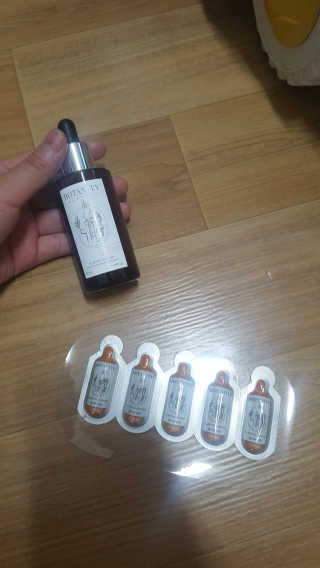 보타니티 [홍]조[진]정[결]케어 플라본 세럼 — 3.5점을 준 리뷰어가 2018년 5월 올린 사용 사진