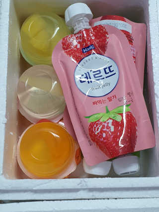 데르뜨 떠먹는 과일 3종, 짜먹는 과일 2종 총 10개 체험 — 5점을 준 리뷰어가 2020년 3월 올린 사용 사진