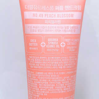 더블유드레스룸 퍼퓸 핸드크림 — 3.67점을 준 리뷰어가 2018년 10월 올린 사용 사진