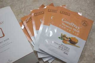 GoodDay Skincare GoodDay 강황 마스크 — 4점을 준 리뷰어가 2020년 3월 올린 사용 사진