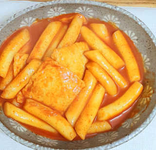 [홍코너떡볶이]옛날떡볶이 인기맛 4팩세트 — 5점을 준 리뷰어가 2019년 11월 올린 사용 사진