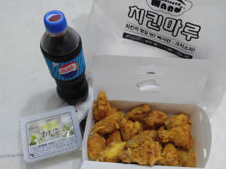 [치킨마루]-  빠사칸윙봉현미 + 콜라 500ml — 5점을 준 리뷰어가 2019년 7월 올린 사용 사진