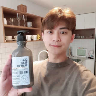 정직한실험실 [약산성샴푸/두피집중케어] 시카 스캘프 샴푸 — 5점을 준 리뷰어가 2020년 3월 올린 사용 사진