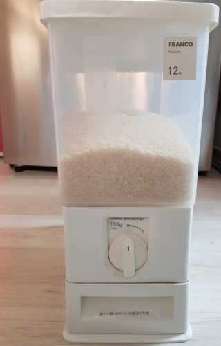 창신리빙 [프랑코 다이얼 계량 쌀통 12kg] 똑똑한 정리 수납 — 5점을 준 리뷰어가 2019년 2월 올린 사용 사진