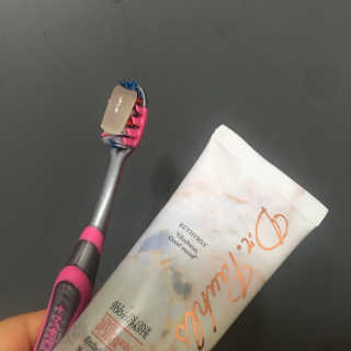 큐어스크립트 닥터폴스 치약 라임만다린향 — 4점을 준 리뷰어가 2018년 4월 올린 사용 사진