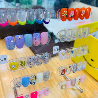 [라비르살롱] 기본케어 + 젤네일 — 5점을 준 리뷰어가 2019년 7월 올린 사용 사진