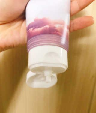 신소라 코스메틱 SINSOLA COSMETIC 신소라 모이스춰 클렌징폼 — 5점을 준 리뷰어가 2017년 11월 올린 사용 사진