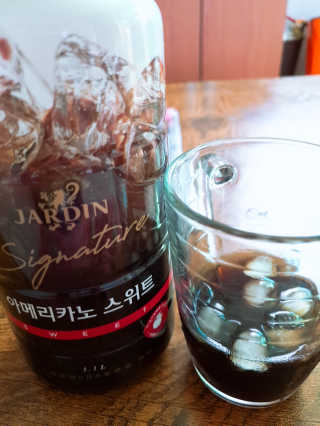 (주)쟈뎅 쟈뎅 시그니처 아메리카노 1.1L — 4.33점을 준 리뷰어가 2018년 5월 올린 사용 사진