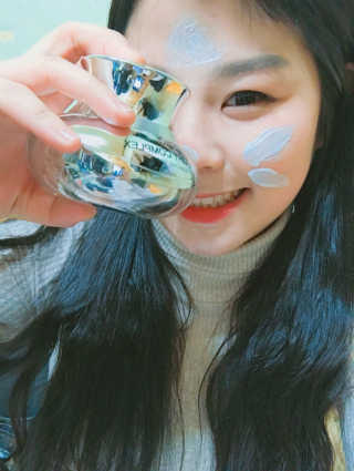 더메이런 에잇콤플렉스 워터드롭 화이트 크림 — 2.5점을 준 리뷰어가 2017년 1월 올린 사용 사진