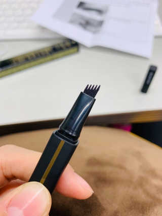 뷰티핏 아이브로우 듀얼 볼륨 틴트 — 4점을 준 리뷰어가 2018년 11월 올린 사용 사진