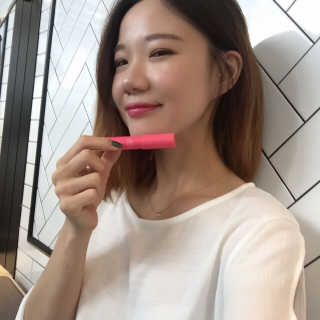 포렌코즈 글램 얼루어 립 크레용 — 4점을 준 리뷰어가 2017년 7월 올린 사용 사진