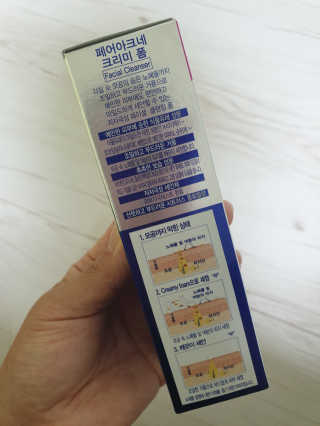 페어아크네 크리미폼 페어아크네 크리미 폼 — 1점을 준 리뷰어가 2019년 8월 올린 사용 사진