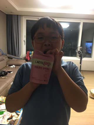 락토조이 구미젤리 복숭아맛 — 5점을 준 리뷰어가 2019년 8월 올린 사용 사진