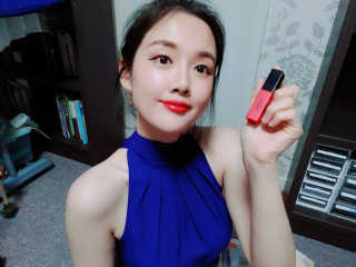 우드버리 울트라 에이치디 스무디 벨벳 틴트 — 5점을 준 리뷰어가 2019년 6월 올린 사용 사진