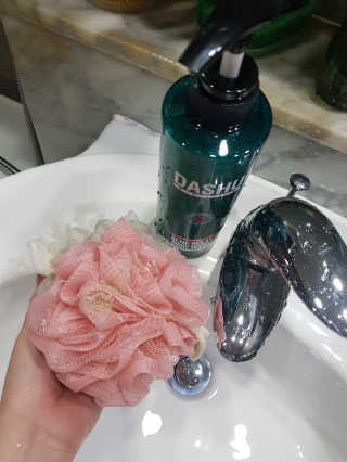 다슈코리아 다슈 데일리 아크네 릴렉스 바디워시 500ml — 5점을 준 리뷰어가 2019년 11월 올린 사용 사진