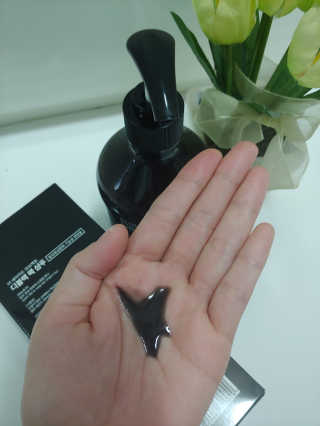 the naked object [탈모볼륨샴푸] 디블랙 팩 샴푸 — 5점을 준 리뷰어가 2019년 12월 올린 사용 사진