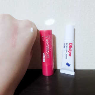 블리스텍스 립 릴리프 크림 립밤, 립 바이브런스 립밤 — 5점을 준 리뷰어가 2018년 11월 올린 사용 사진