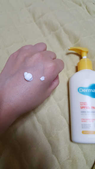 더마비 에브리데이 선블록 SPF50+ PA++++ — 5점을 준 리뷰어가 2019년 4월 올린 사용 사진
