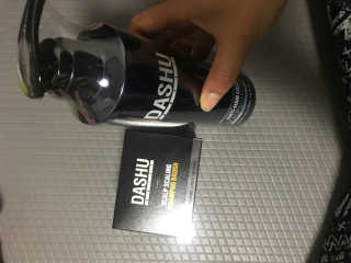 다슈코리아 다슈 단백질 한방 두피 골드 샴푸 500ml +샴푸브러쉬 — 4.5점을 준 리뷰어가 2019년 5월 올린 사용 사진