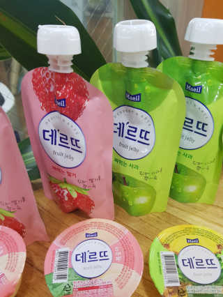 데르뜨 떠먹는 과일 3종, 짜먹는 과일 2종 총 10개 체험 — 5점을 준 리뷰어가 2020년 3월 올린 사용 사진