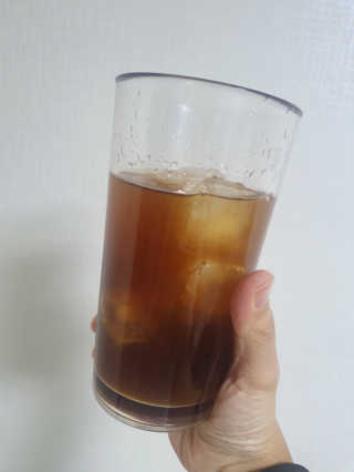 한국맥널티 아이브루 헤이즐넛향 100T — 3.5점을 준 리뷰어가 2019년 10월 올린 사용 사진