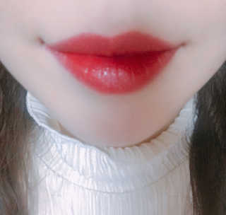 터치인솔 메탈리스트 리퀴드 포일 립스틱 5종 — 4점을 준 리뷰어가 2018년 3월 올린 사용 사진
